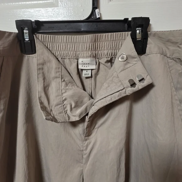 ​A New Day High-Rise Parachute Pants – Beige Talla 8 - Picture 4 of 9